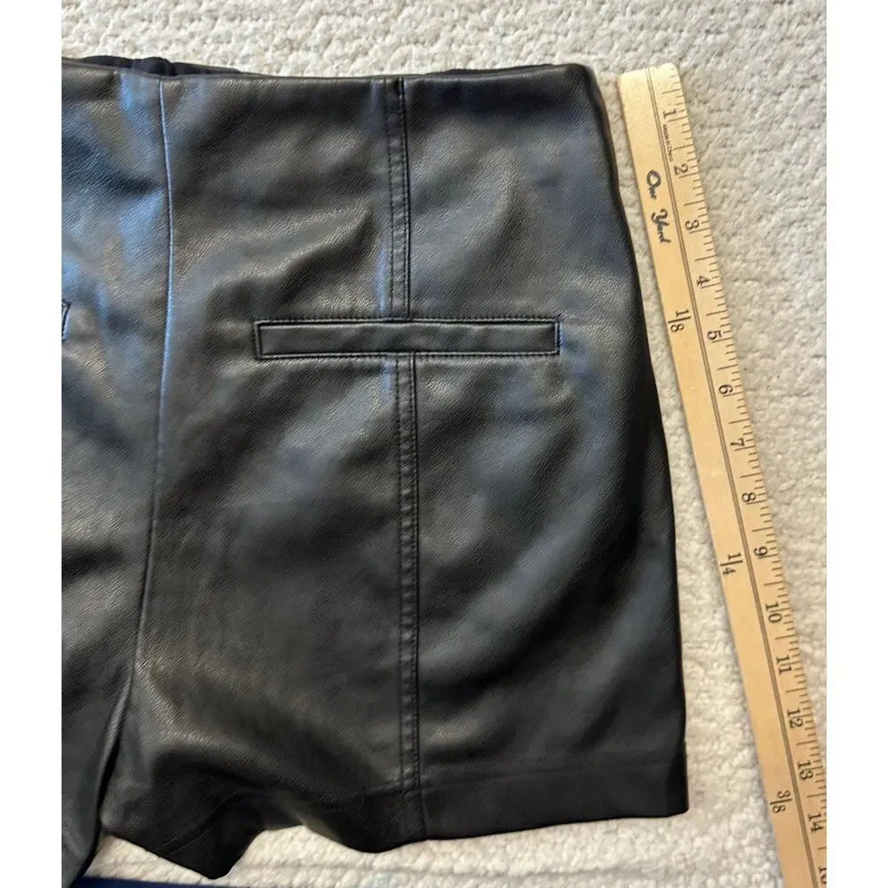 Dynamite Womens Faux Leather Shorts Size 6